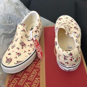Vans Classic Slip-on Ditsy Red Floral Off White True White Men 10 Unisex